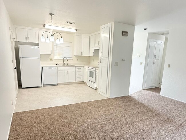 Photo - 200 Northwoods Ave