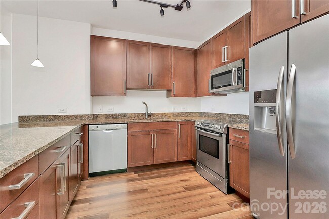 Photo - 215 N Pine St Unidad 4204