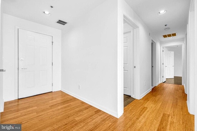 Photo - 304 Academy St Unidad 202