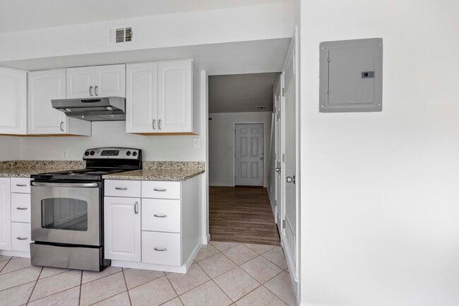 Photo - 1615 Cottonwood Dr