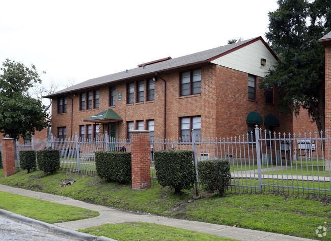 Wynnewood Gardens Apartments For Rent In Dallas Tx Forrent Com