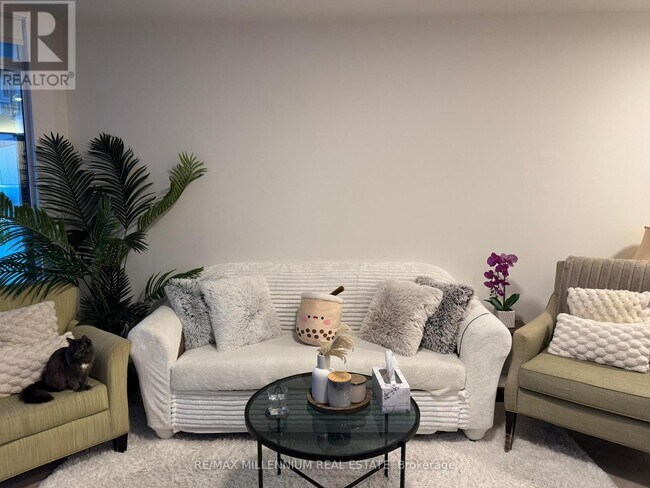 Photo - 27 Bathurst St Unité 421W