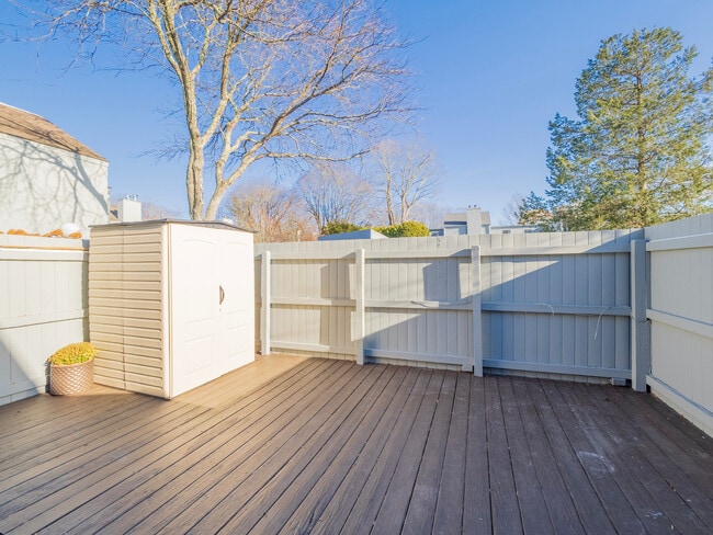 Photo - 2 Cypress Ln Unit 2