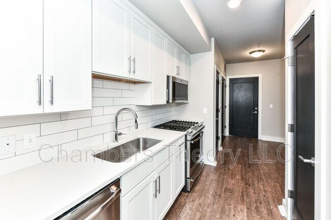 Photo - 1800 Mt Vernon Ave Unit #208