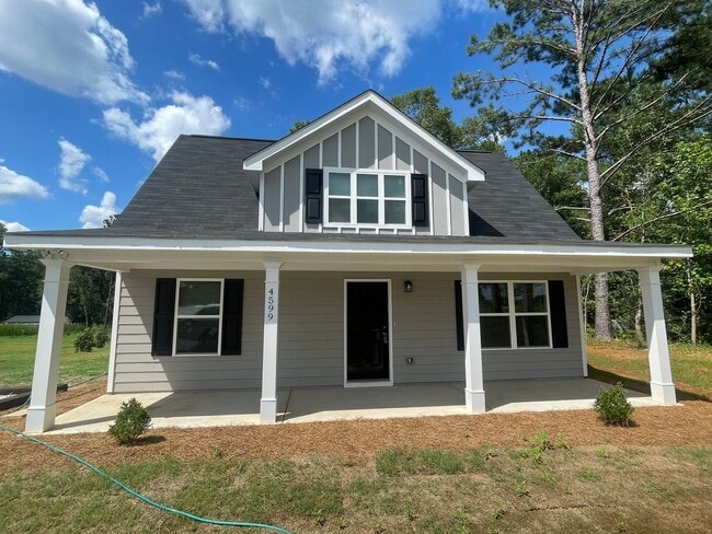 Building Photo - Perfect East Side Home For Students
