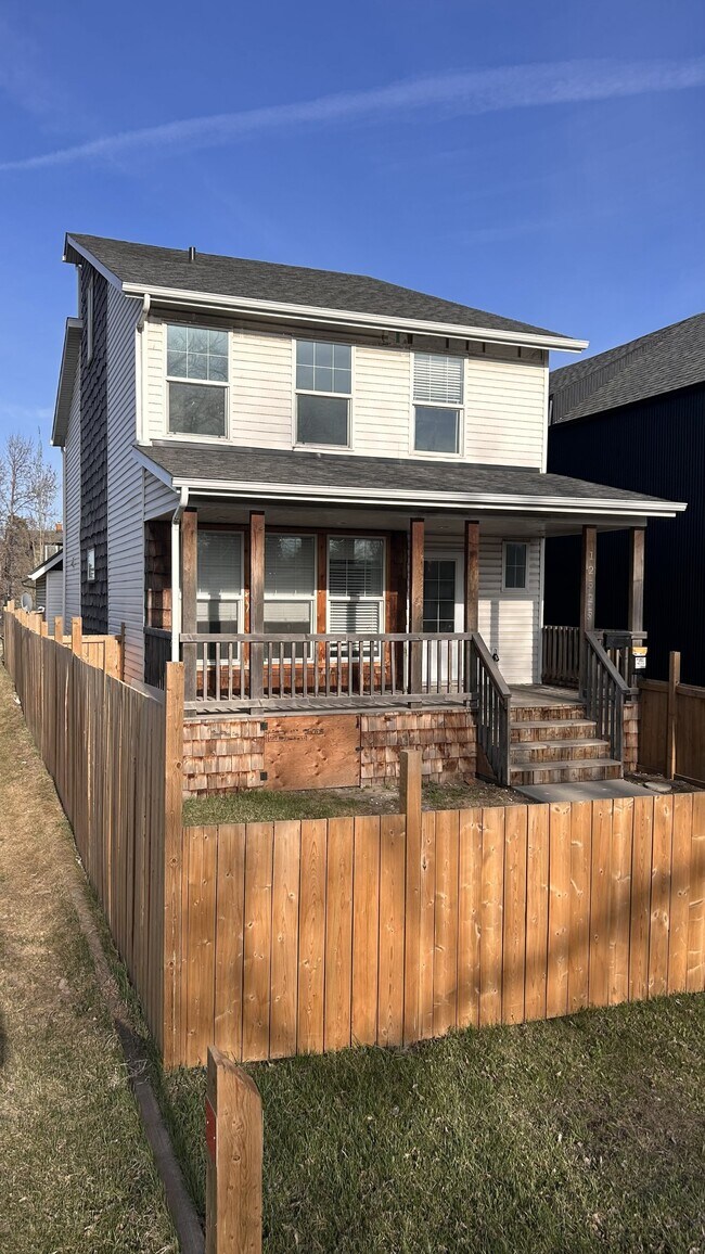 Photo - 12525-12577 77 St NW Unit 12525 - Main