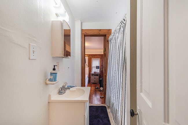 Photo - 428 S Division St Unit 4