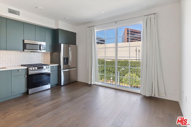 Building Photo - 11908 Exposition Blvd