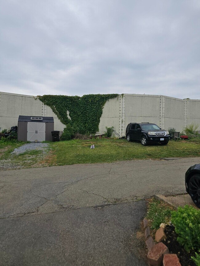 Photo - 16 Markel Rd