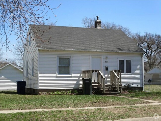 Building Photo - 2 bedroom, 1 bath house in Waterloo