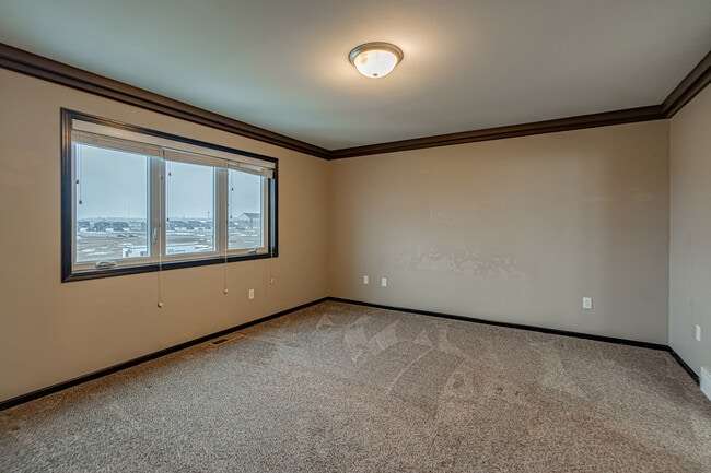 Photo - 3717 McKenzie Dr SE