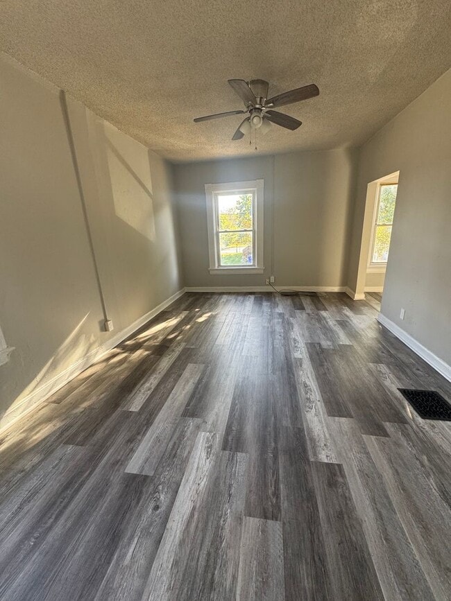 Photo - 431 N 3rd St Unidad #2