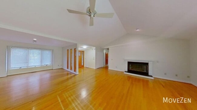 Photo - 2323 Ridgefield Dr