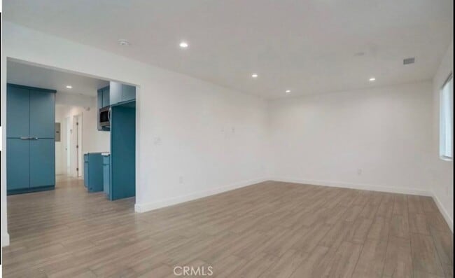 15221 Ibex Ave