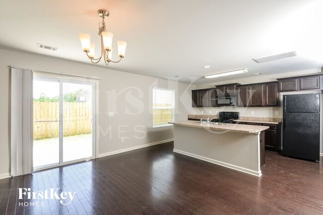 Photo - 5884 Cheshire Cove Trail