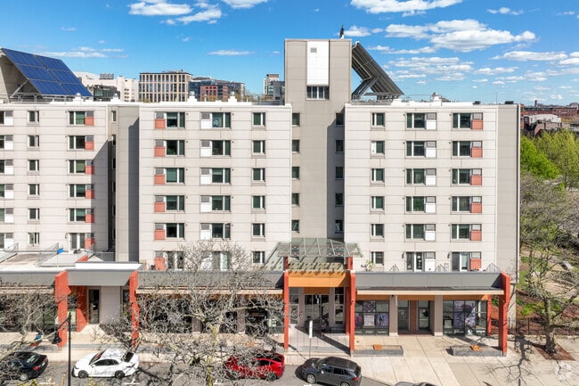 Building Photo - Castle Square