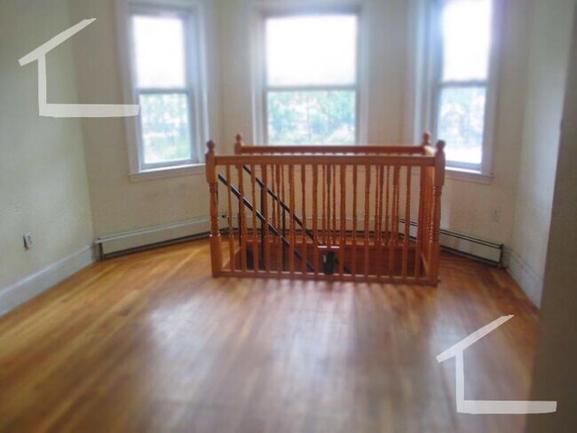 Photo - No Brokers Fee, Central BU Location! Walk to School, Central Campus. Central Heat/AC, Laundry on ...