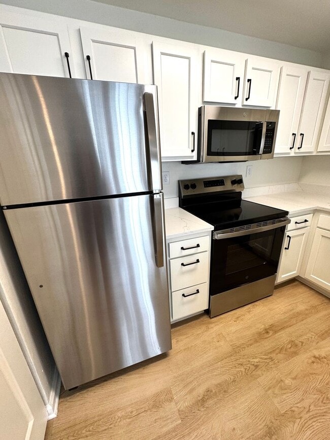 Photo - Fully Renovated 3BR/3BA Condo at Harper Fl...