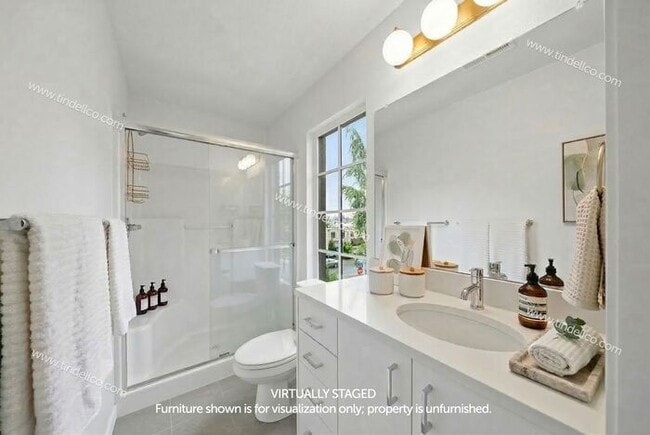 Photo - Sleek 3-Level Townhome in Hosford-Abernethy – Pet Friendly with W/S/G Included! Available Now!