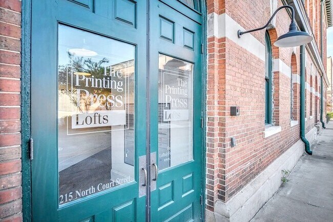 Photo - 215 N Court St Unidad 06