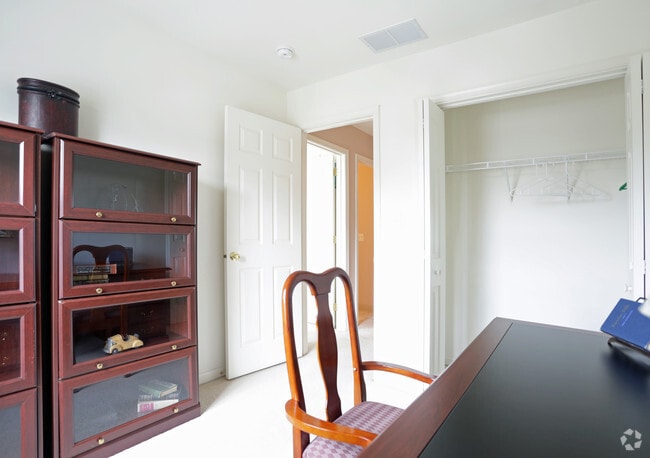 bedroom-3br - Saddle Ridge Crossing