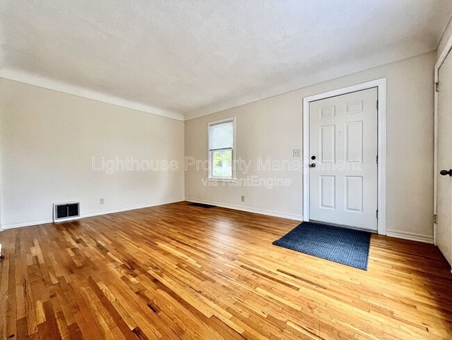 Photo - 1656 Fremont Ave NW