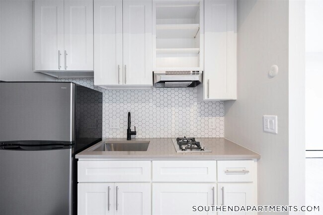Building Photo - 158 St Botolph St Rental