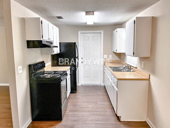 Photo - 5937 Camaro Dr W