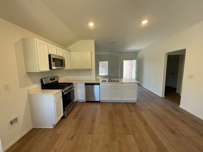 Photo - 2022 Meadow Ln