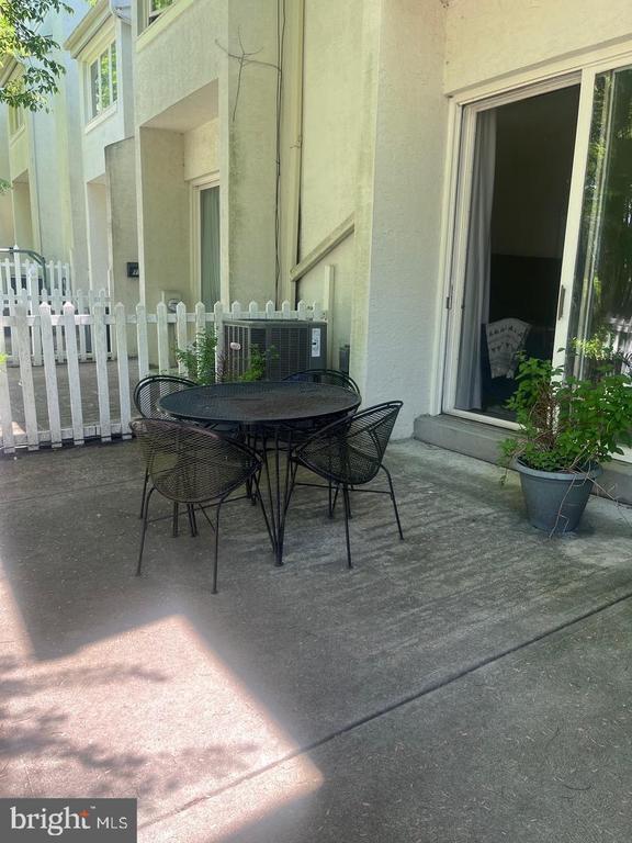 113 Montrose Ave