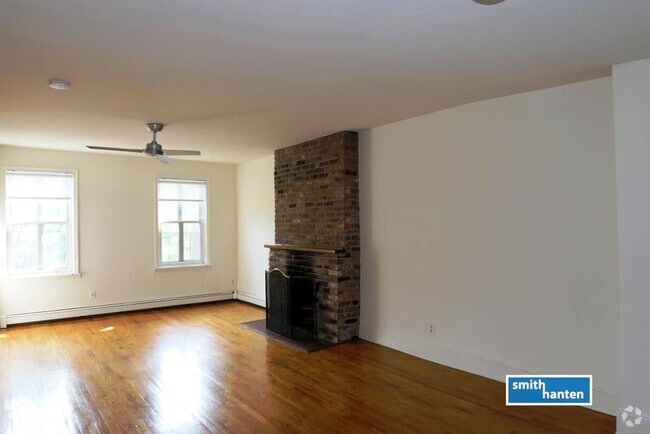 Building Photo - 393 Pacific St Unit 3 Rental