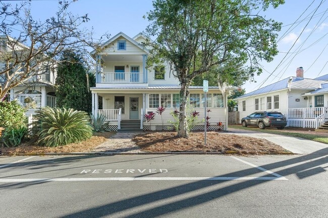 Photo - 313 St George St