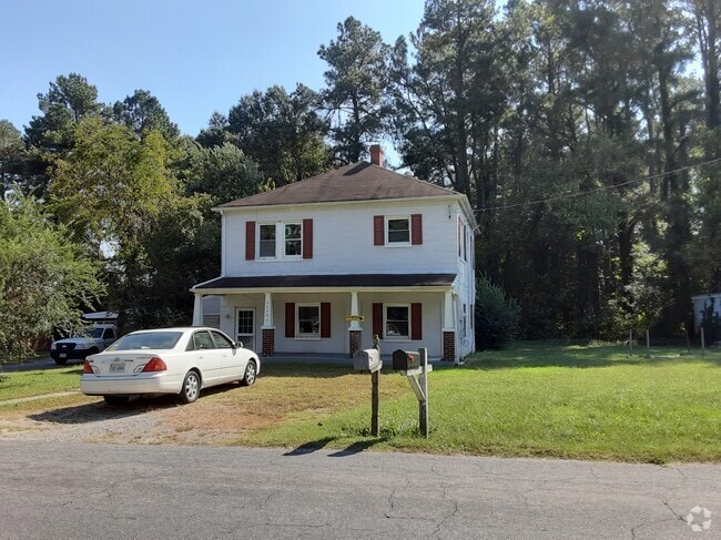 Building Photo - 20503 Southlawn Ave Unit APTB