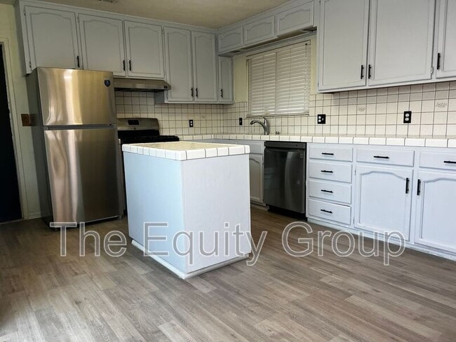 Photo - 1065 Lassen Dr