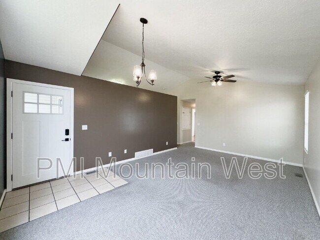 Photo - 2419 1850 N St