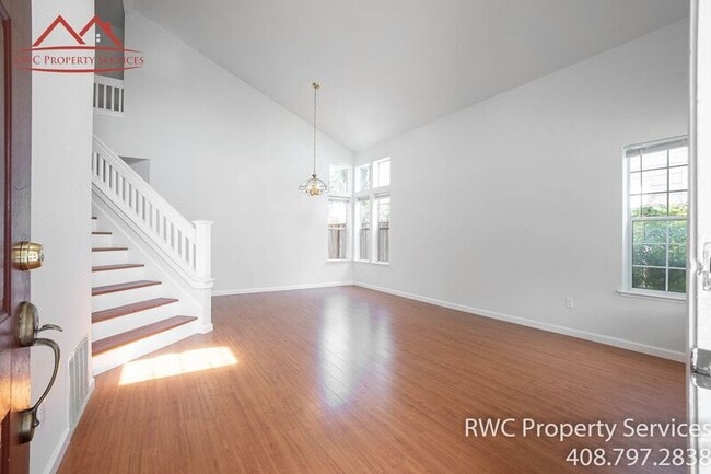 Photo - 1459 Chavez Way