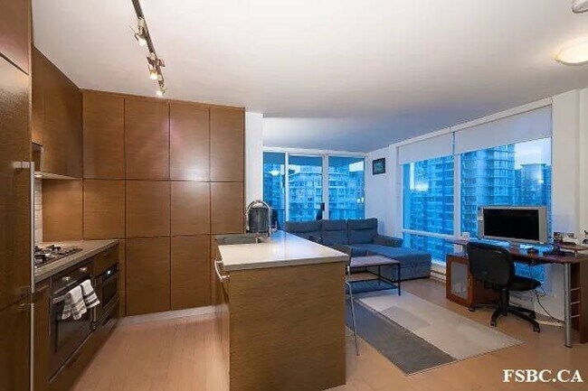 Photo - 535 Smithe St