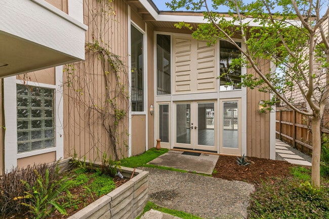 Photo - 2957 Seaview Ave