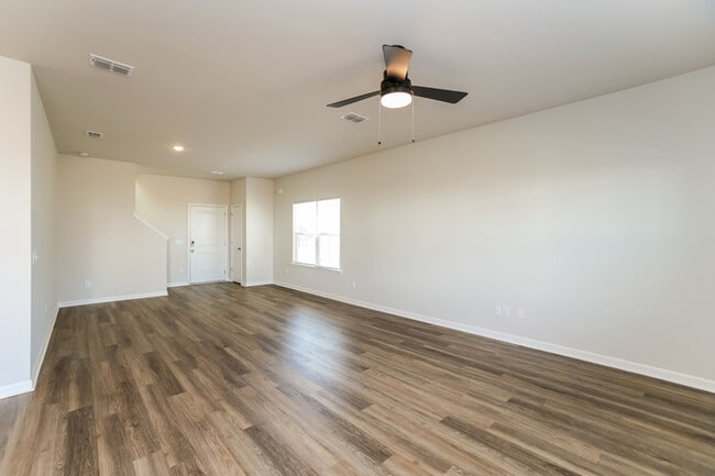 Photo - 260 Parkwood Vista Way
