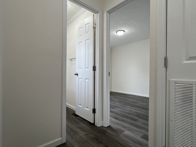 Photo - 178 Redwood Ln