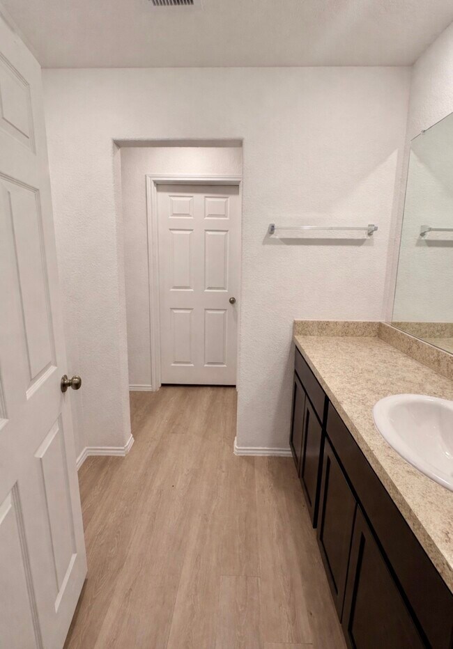 Photo - 101 Cullen St