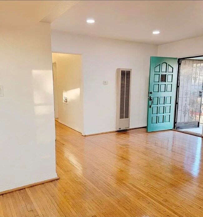 Photo - 3005 E 16th St