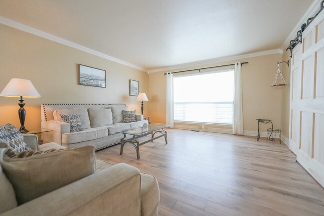 Photo - Private Room for Rent with Garage Access - Bedroom 1