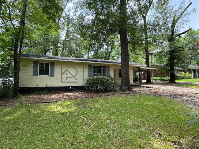 Building Photo - 323 Colonial Dr