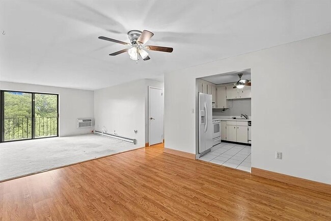 Building Photo - 1321 Worcester Rd Unit 611