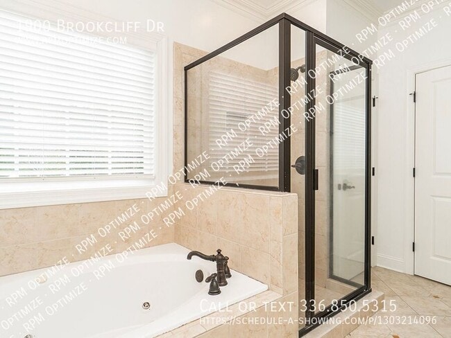 Photo - 1900 Brookcliff Dr