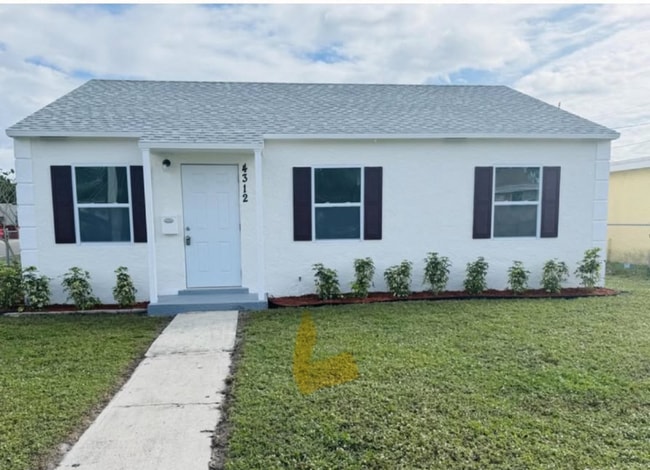 Photo - 4312 Pinewood Ave