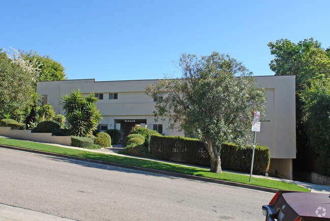 Building Photo - 10350 Almayo Ave Rental