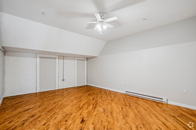 1BR, 1BA - 1,000SF - Bedroom