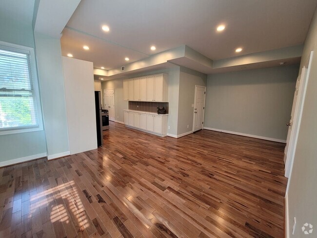 Building Photo - 2901 N Calvert St Unit 2 Rental